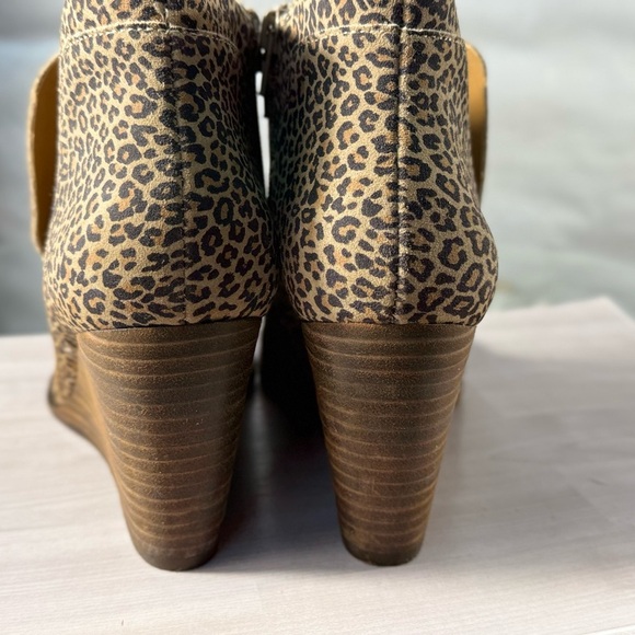 Lucky Brand Brown Tan Ankle Booties - Picture 3 of 7